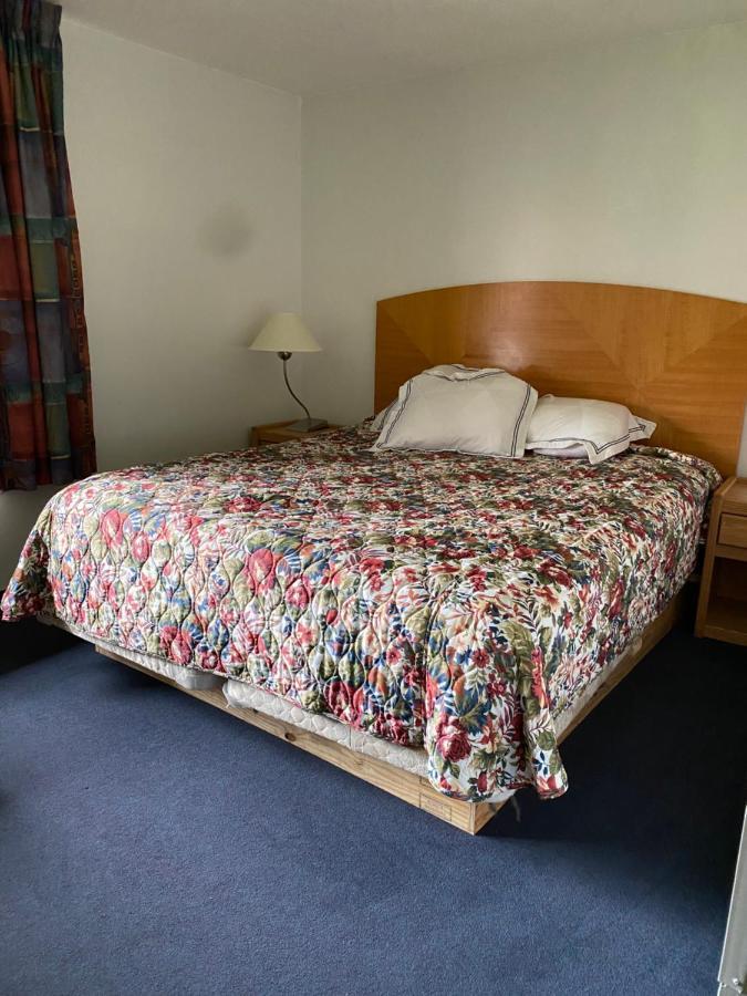 Northern Pine Inn Hayward Eksteriør bilde